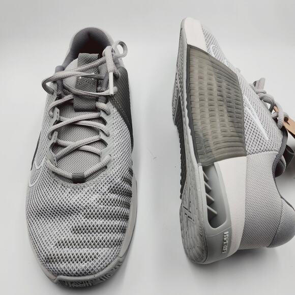 Mens Size 8 Nike Workout Shoes Metcon 9 Hyperlift Light Smoke Grey DZ2617-002 main image 4